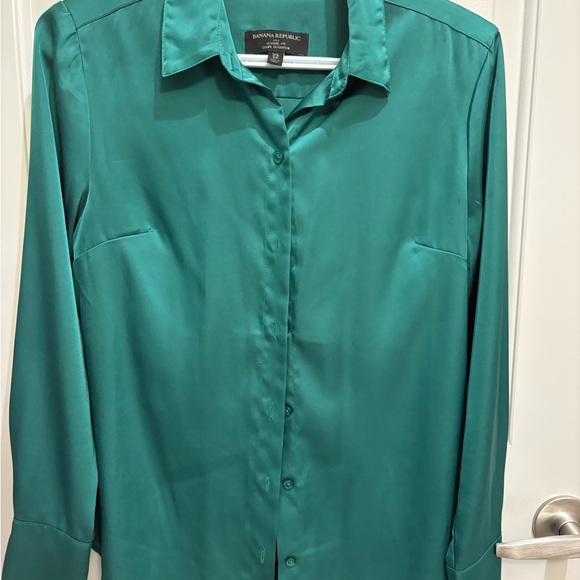 Banana Republic Green Button Down Shirt - Picture 2 of 5